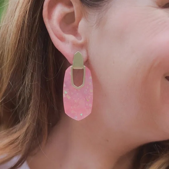 NWT Kendra Scott Large Kailyn Coral Statement Drop - Picture 9 of 9